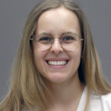 Dr. Enora Flache